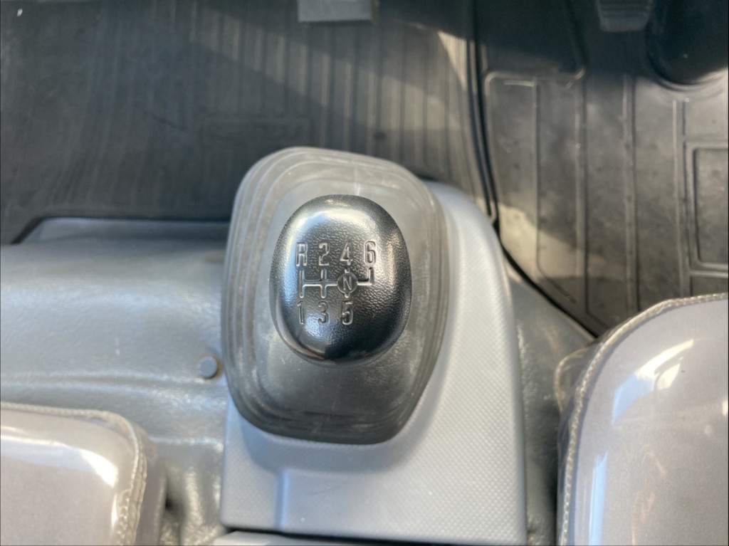 いすゞ エルフ TRG-NPR85AR(2WD)の写真36