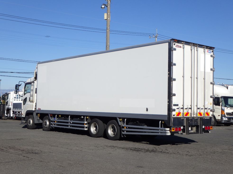 いすゞ ギガ QPG-CYJ77Bの写真3