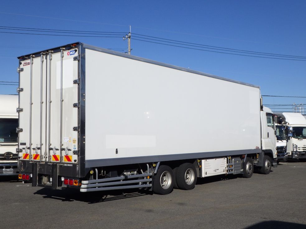 いすゞ ギガ QPG-CYJ77Bの写真4