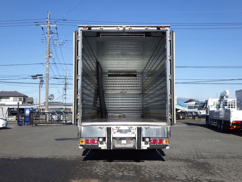 荷台全体の状態です。|いすゞ ギガ QPG-CYJ77Bの写真9