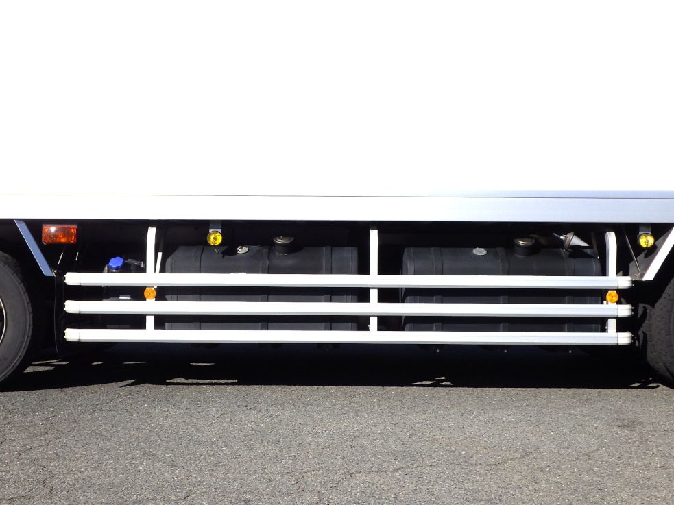 燃料タンクは３５０LX３５０Lです。|いすゞ ギガ QPG-CYJ77Bの写真20