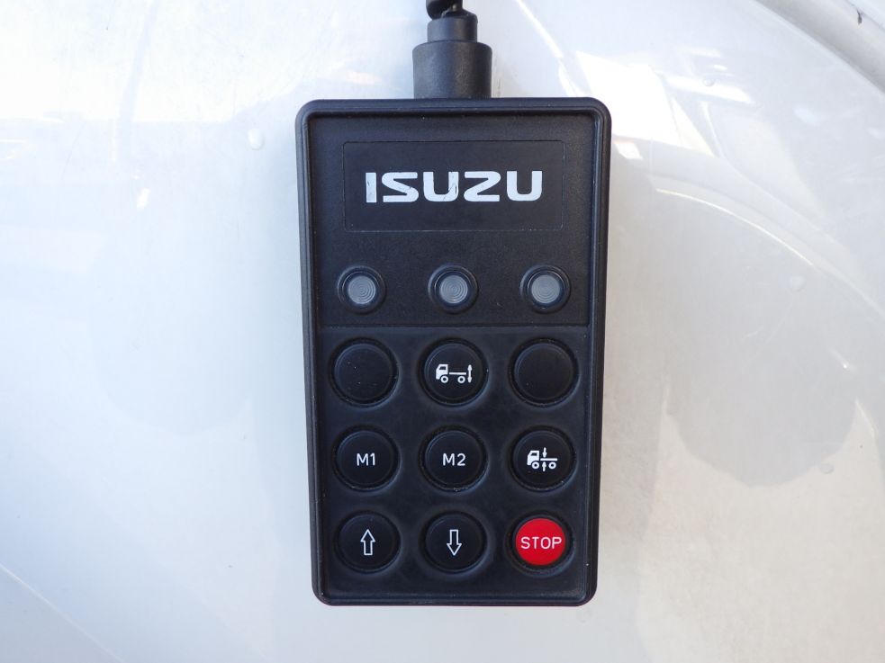 エアサスのコントローラーです。|いすゞ ギガ QPG-CYJ77Bの写真23