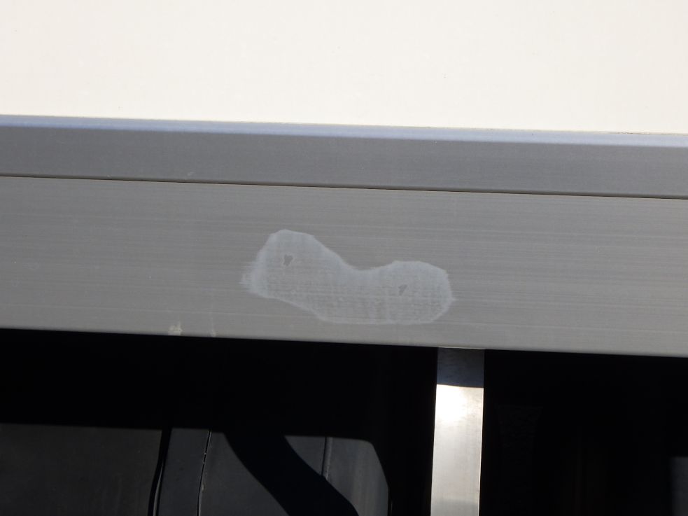 助手席側サイドレールに変色があります。|いすゞ ギガ QPG-CYJ77Bの写真36