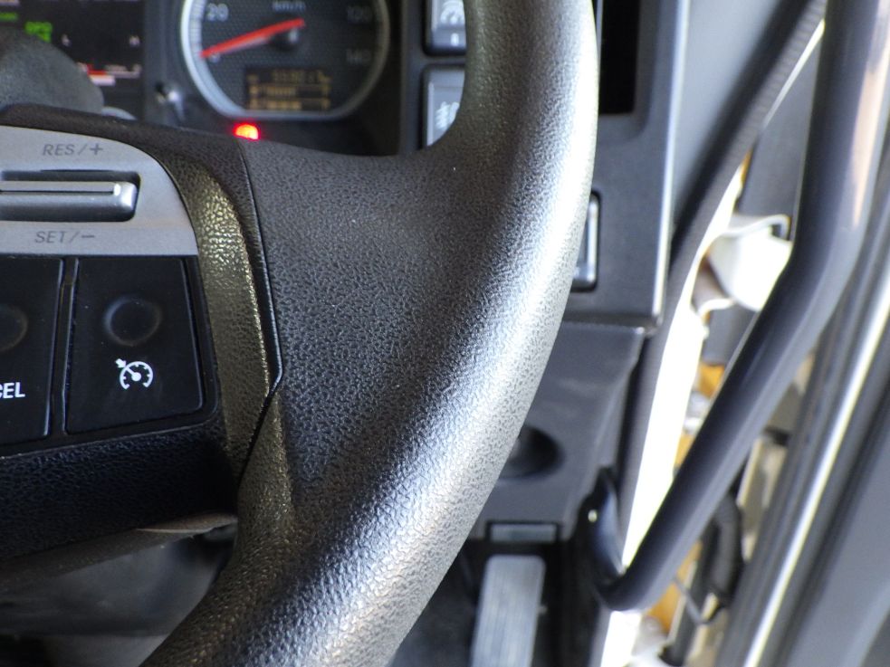 ハンドルにスレがあります。|いすゞ ギガ QPG-CYJ77Bの写真45