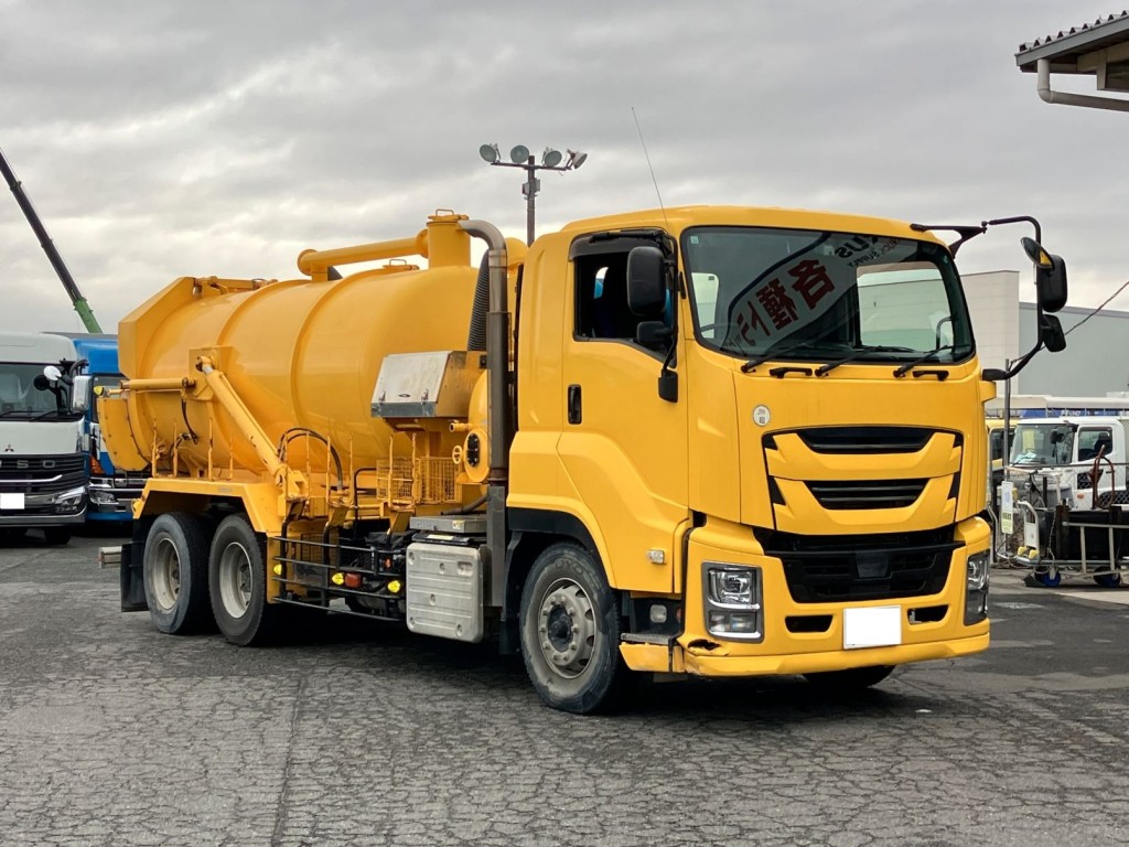 いすゞ ギガ 2PG-CYZ77CMの写真2