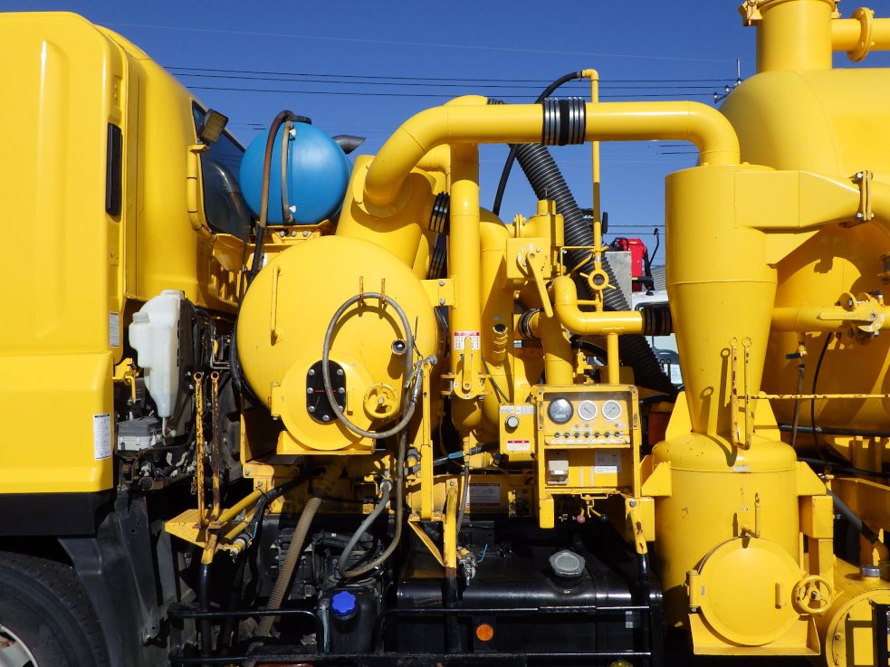 キャッチャー・配管は鉄製です。|いすゞ ギガ 2PG-CYZ77CMの写真16