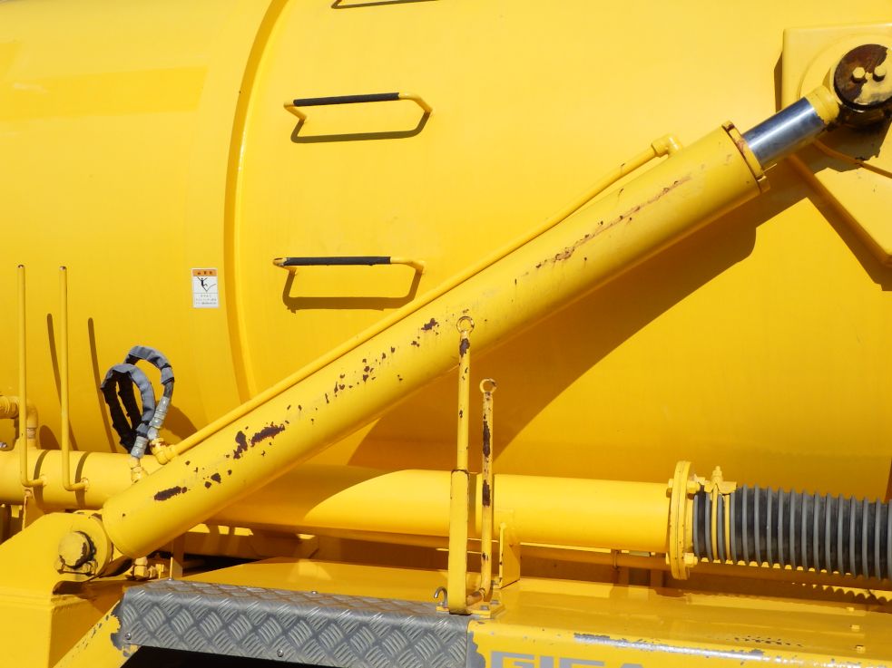 各シリンダーにキズ・サビがあります。|いすゞ ギガ 2PG-CYZ77CMの写真36