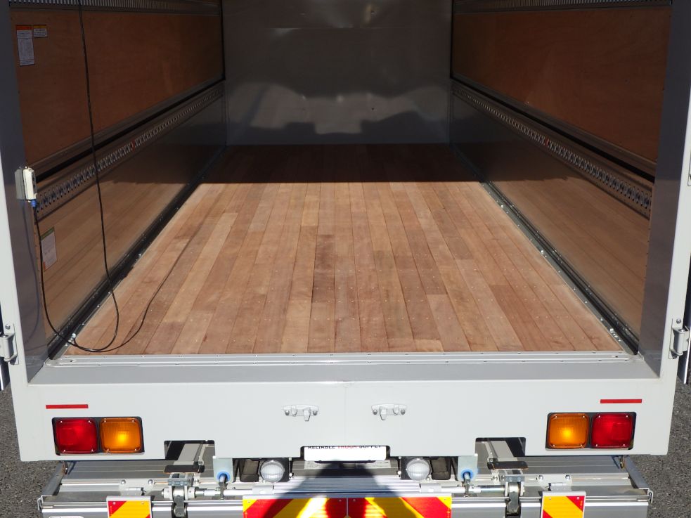 床板の状態です。|三菱 ファイター 2KG-FK65F(2WD)の写真10