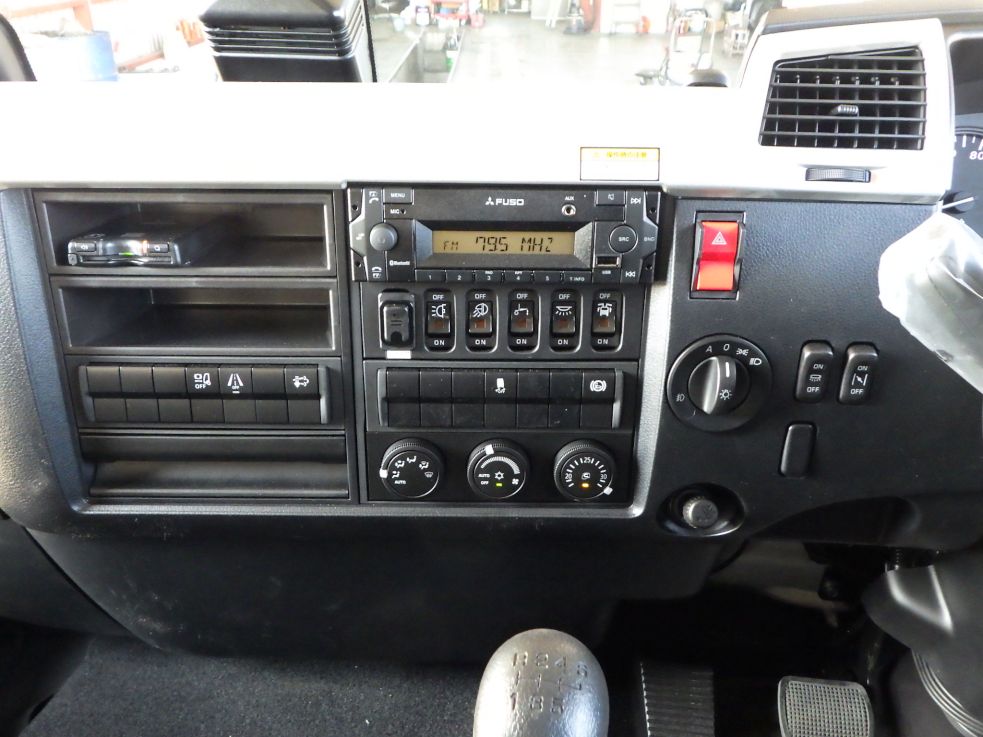 パネル周りの状態です。|三菱 ファイター 2KG-FK65F(2WD)の写真18