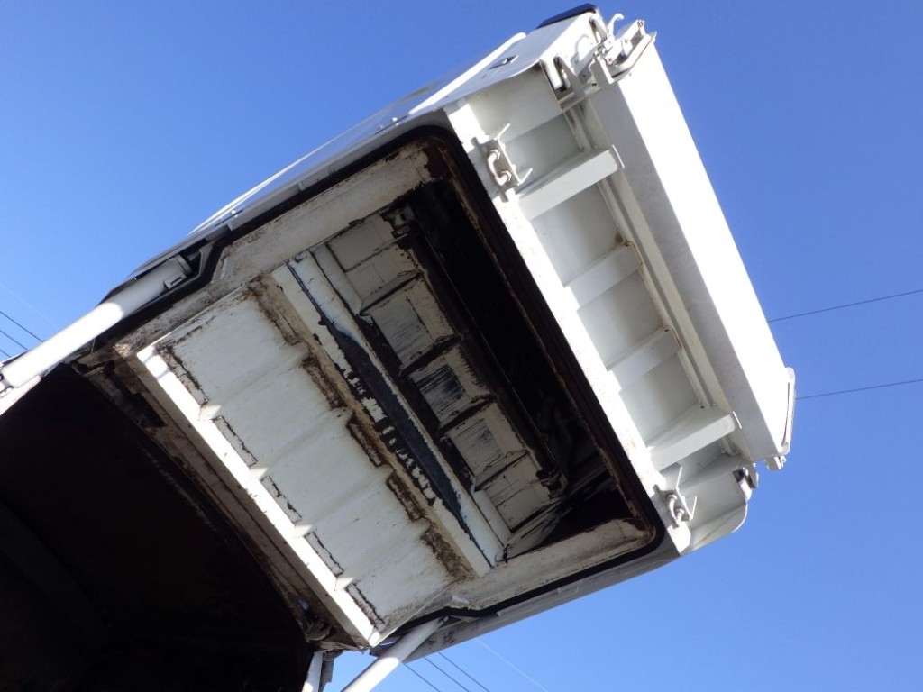 ポッパー裏側の状態です。|いすゞ エルフ 2RG-NMR88AN(2WD)の写真8