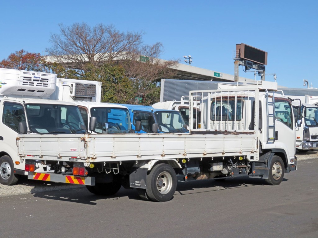 いすゞ フォワード TKG-FRR90S2(2WD)の写真4