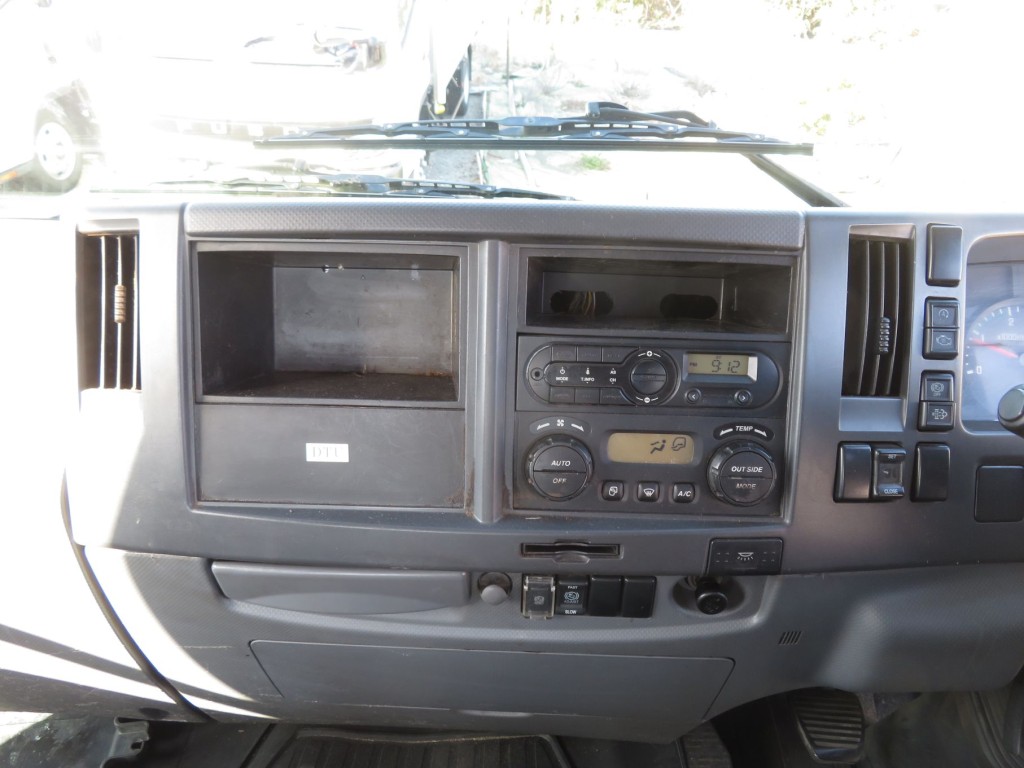 インパネ周りの状態です。|いすゞ フォワード TKG-FRR90S2(2WD)の写真26