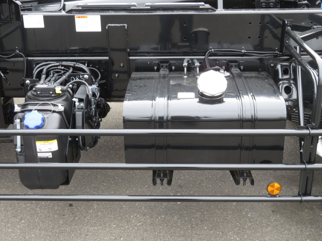 燃料タンクは100Lです。|日野 レンジャー 2KG-FE2ACAの写真12