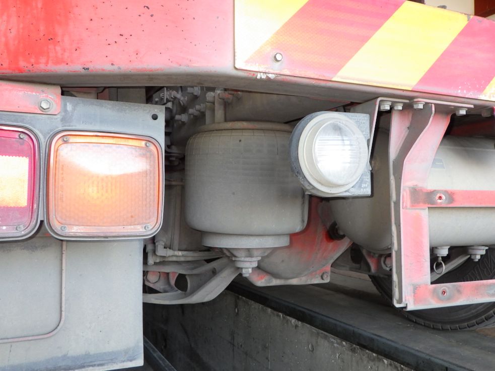 エアサスです。|日野 プロフィア QPG-SH1EDDGの写真5