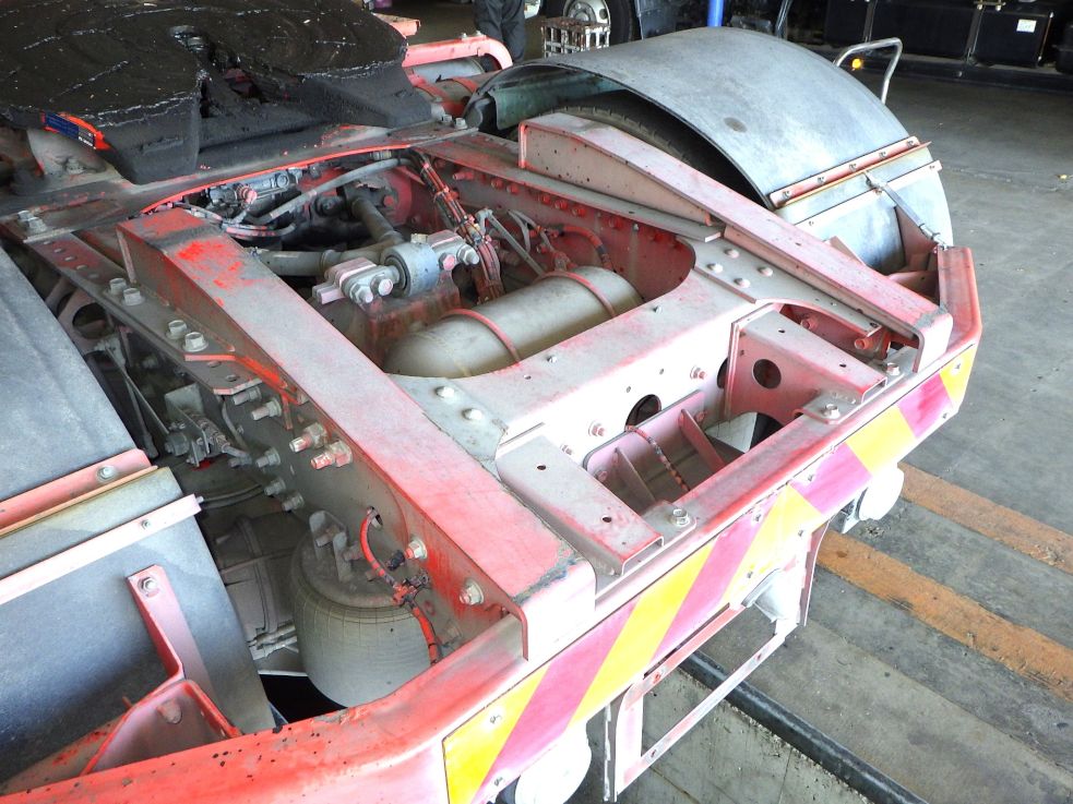 シャーシの状態です。|日野 プロフィア QPG-SH1EDDGの写真7