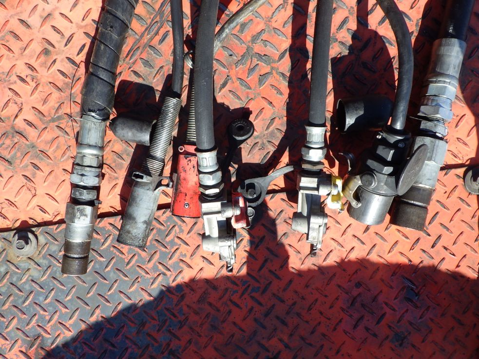 接続コネクターの状態です。|日野 プロフィア QPG-SH1EDDGの写真10