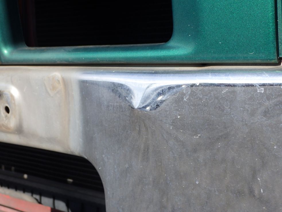 フロントバンパーに凸があります。|日野 プロフィア QPG-SH1EDDGの写真27