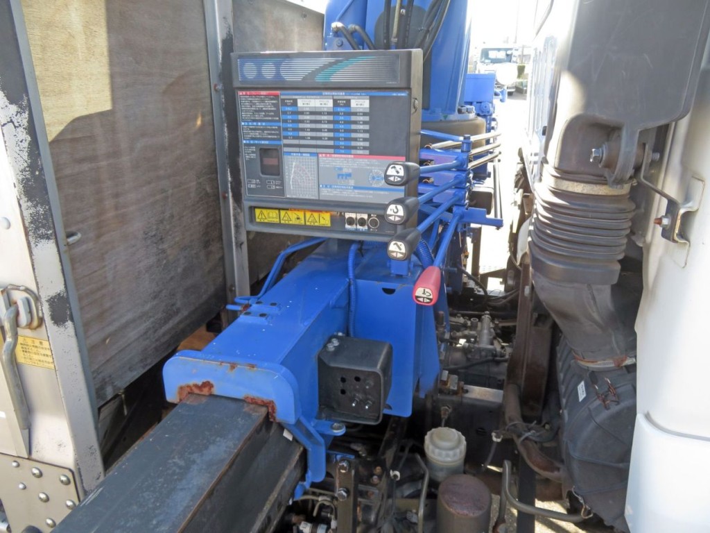 いすゞ フォワード TKG-FRR90S2(2WD)の写真9