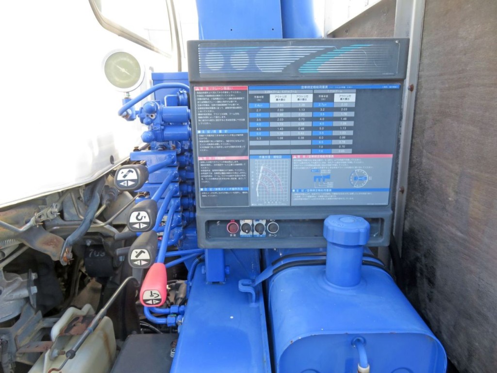 いすゞ フォワード TKG-FRR90S2(2WD)の写真10