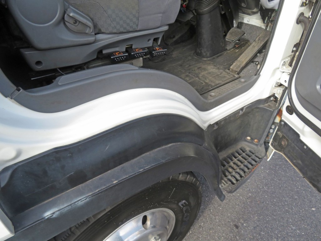 いすゞ フォワード TKG-FRR90S2(2WD)の写真36