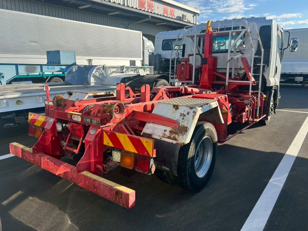 いすゞ フォワード TKG-FRR90S2(2WD)の写真4