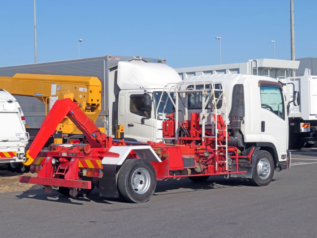 いすゞ フォワード TKG-FRR90S2(2WD)の写真4