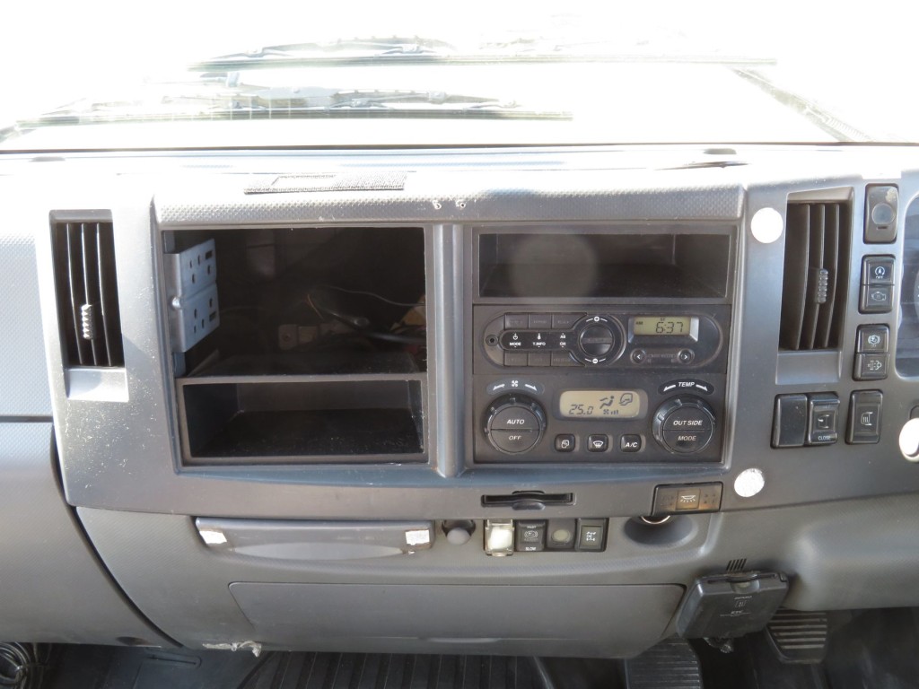 インパネ周りの状態です。|いすゞ フォワード TKG-FRR90S2(2WD)の写真27