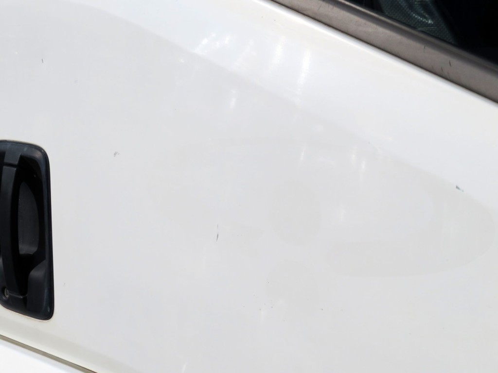 運転席ドア各所に細かいキズがあります。|いすゞ フォワード TKG-FRR90S2(2WD)の写真32