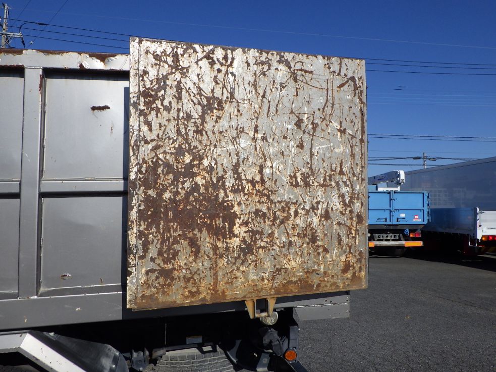 ゲート裏側の状態です。|日野 レンジャー 2KG-FC2ABA(2WD)の写真11