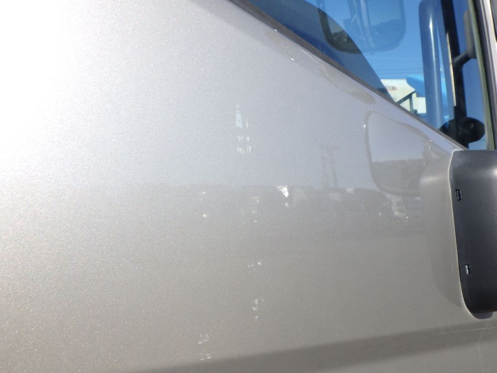 運転席側ドアにキズがあります。|日野 レンジャー 2KG-FC2ABA(2WD)の写真19