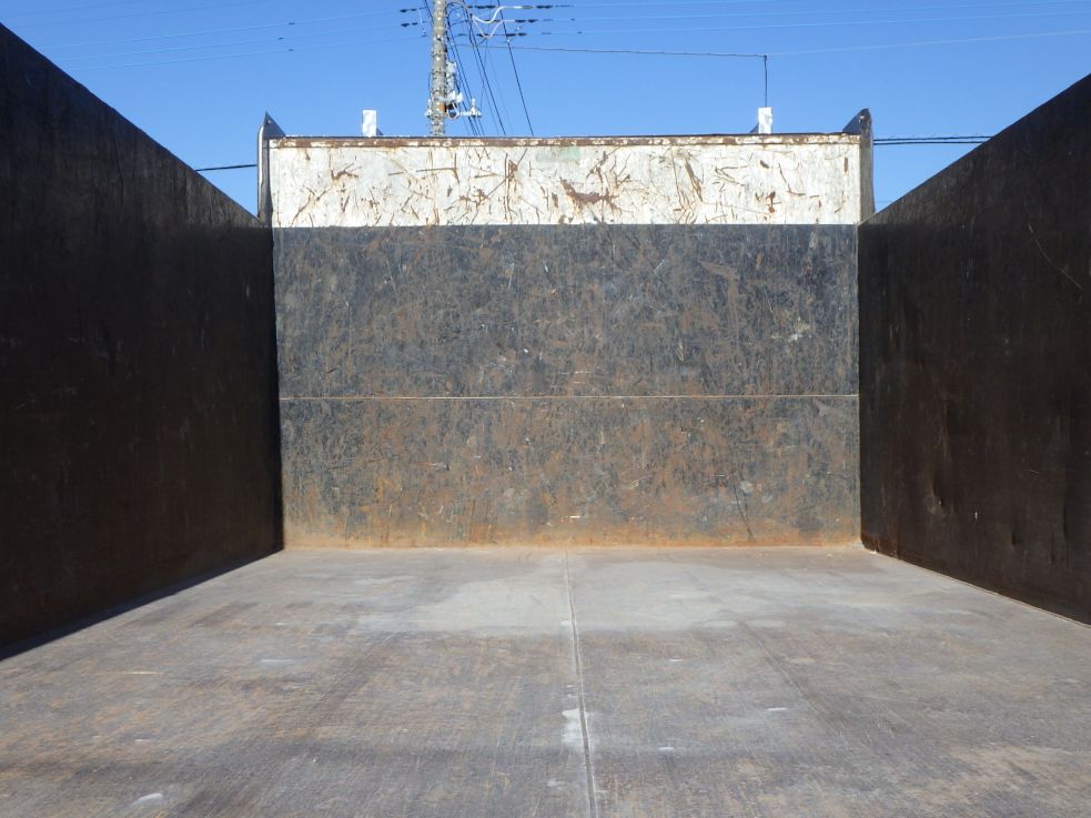 荷台内側にキズ・サビ・ヘコミがあります。|日野 レンジャー 2KG-FC2ABA(2WD)の写真31