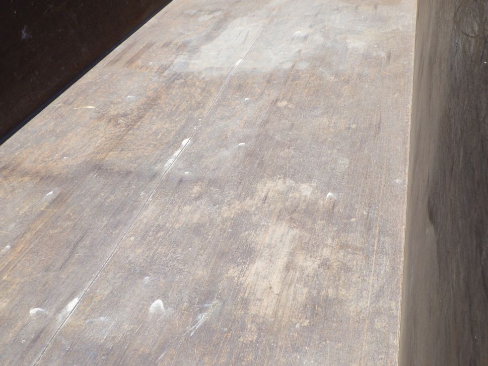 床鉄板にキズ・サビ・ヘコミがあります。|日野 レンジャー 2KG-FC2ABA(2WD)の写真32