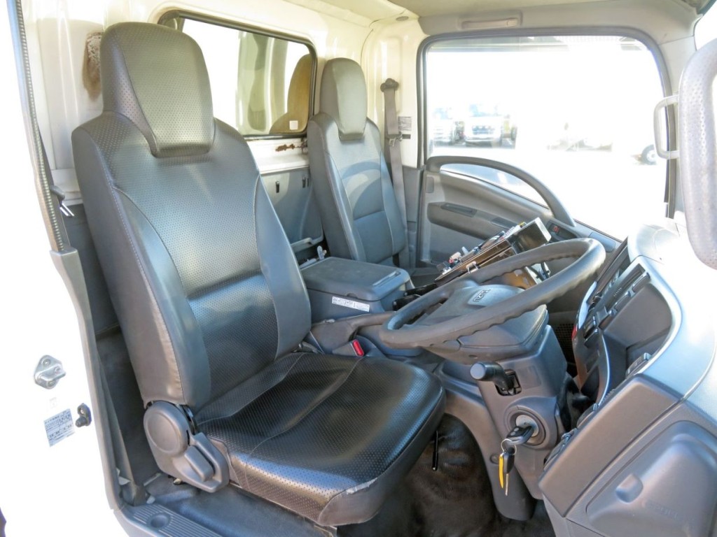 いすゞ エルフ TPG-NMR85N(2WD)の写真6