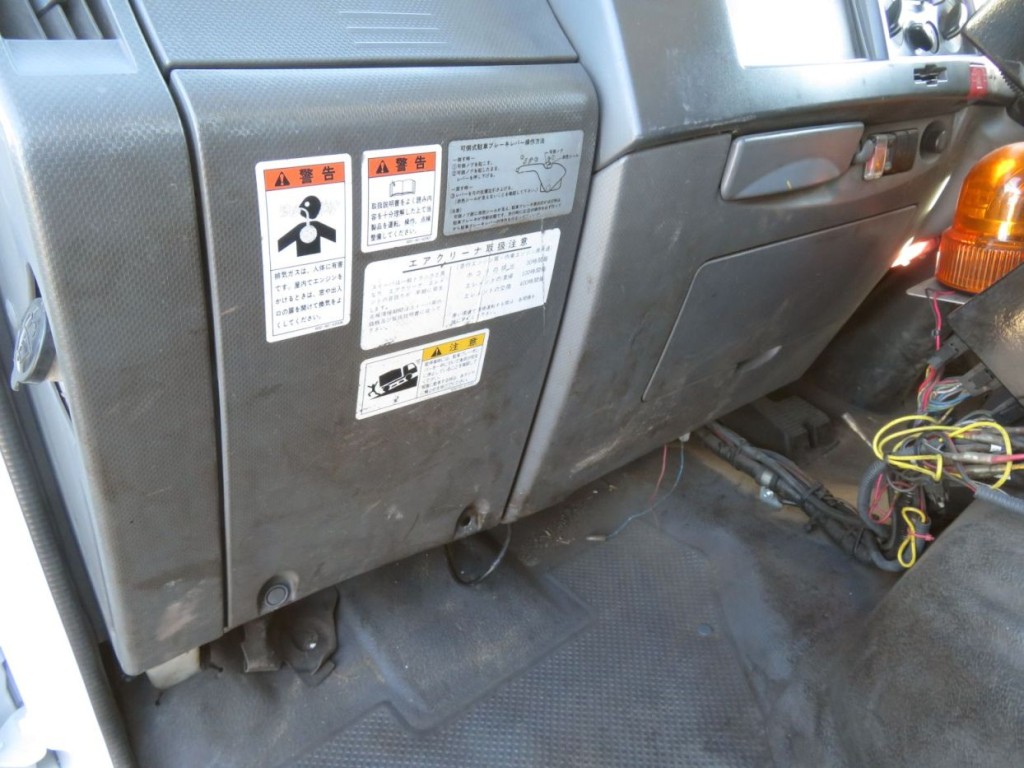 いすゞ エルフ TPG-NMR85N(2WD)の写真34