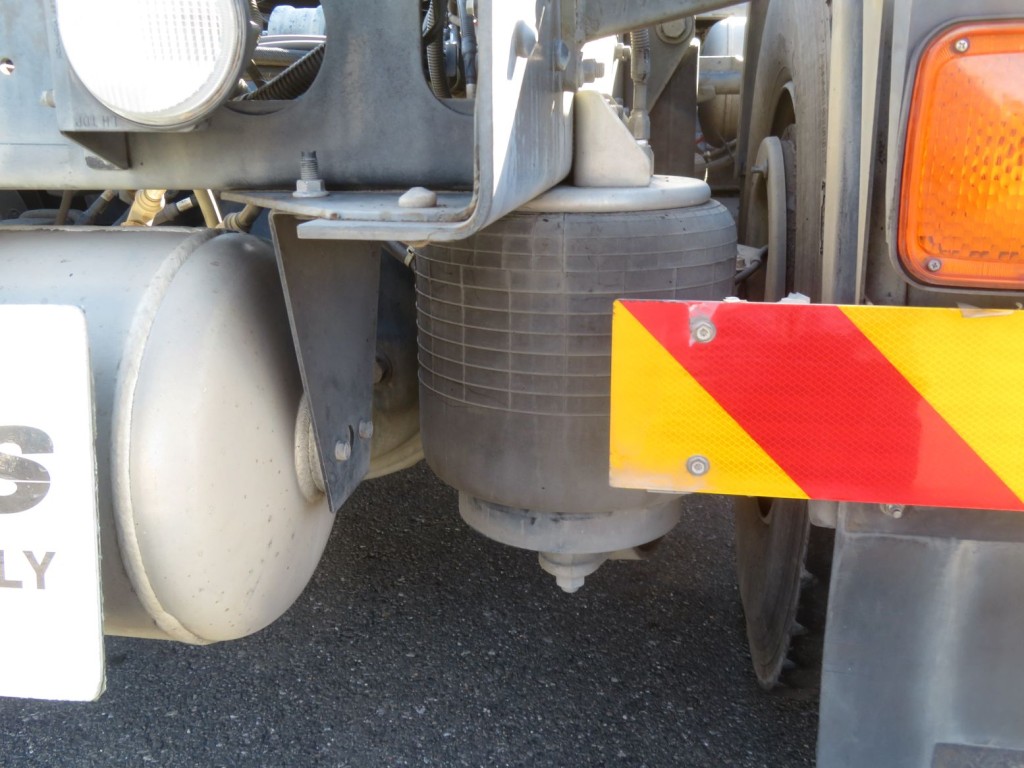 UDトラックス クオン QKG-GK6XADの写真5