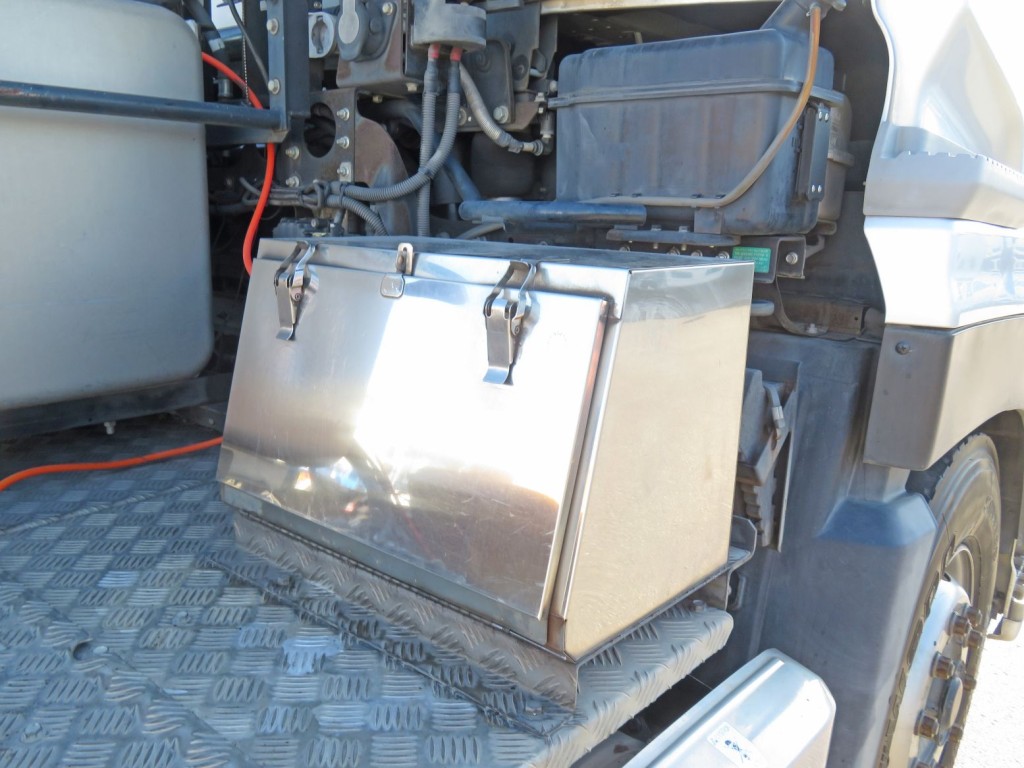 UDトラックス クオン QKG-GK6XADの写真21