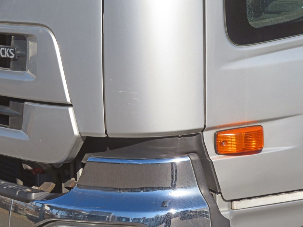 UDトラックス クオン QKG-GK6XADの写真32