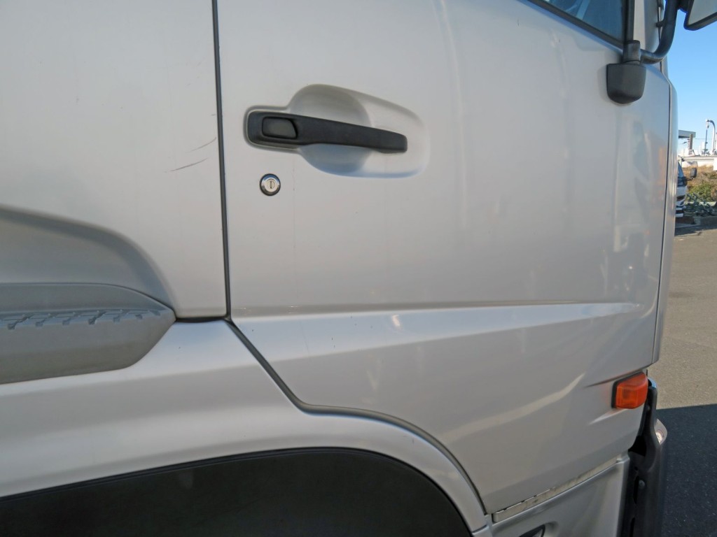 UDトラックス クオン QKG-GK6XADの写真36