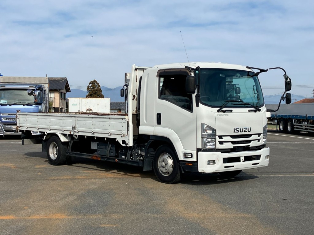 いすゞ フォワード 2RG-FRR90S2(2WD)の写真2