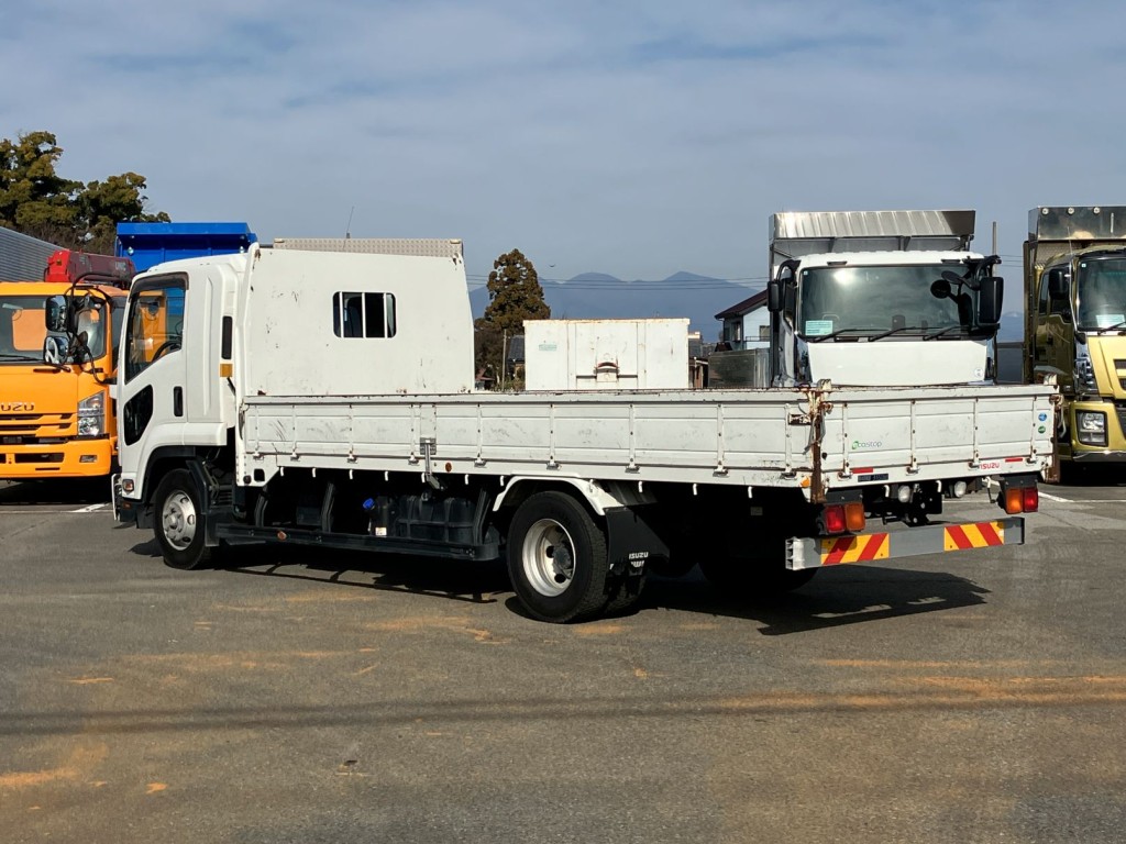いすゞ フォワード 2RG-FRR90S2(2WD)の写真3