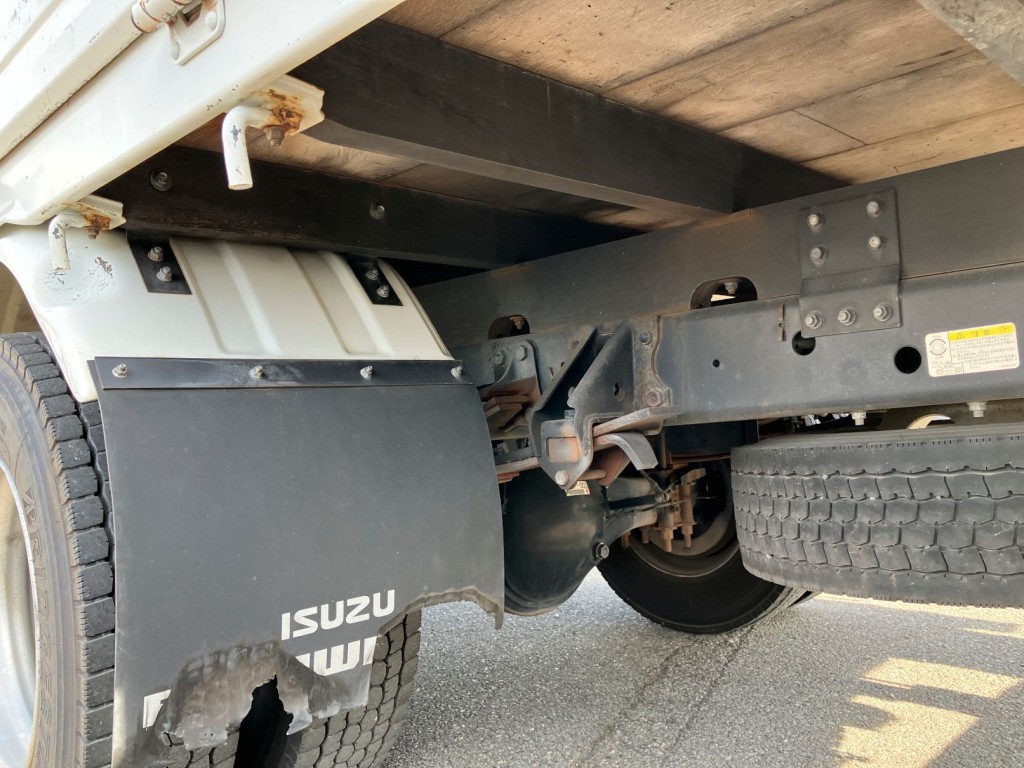 シャシとネタの状態です。ネタは木製です|いすゞ フォワード 2RG-FRR90S2(2WD)の写真6