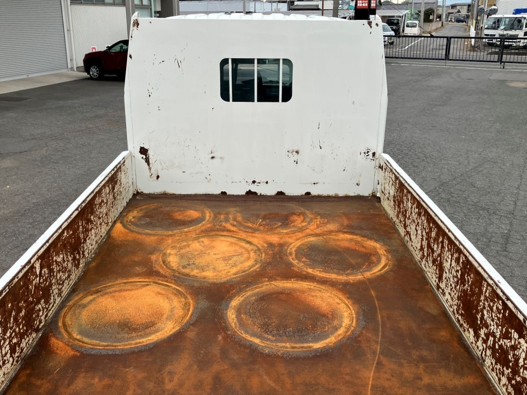 サイドアオリ内面及び鳥居は鉄板張りです。|いすゞ フォワード 2RG-FRR90S2(2WD)の写真9