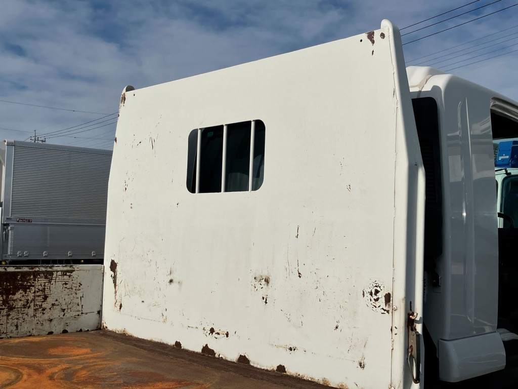 鳥居にキズがあります。|いすゞ フォワード 2RG-FRR90S2(2WD)の写真11