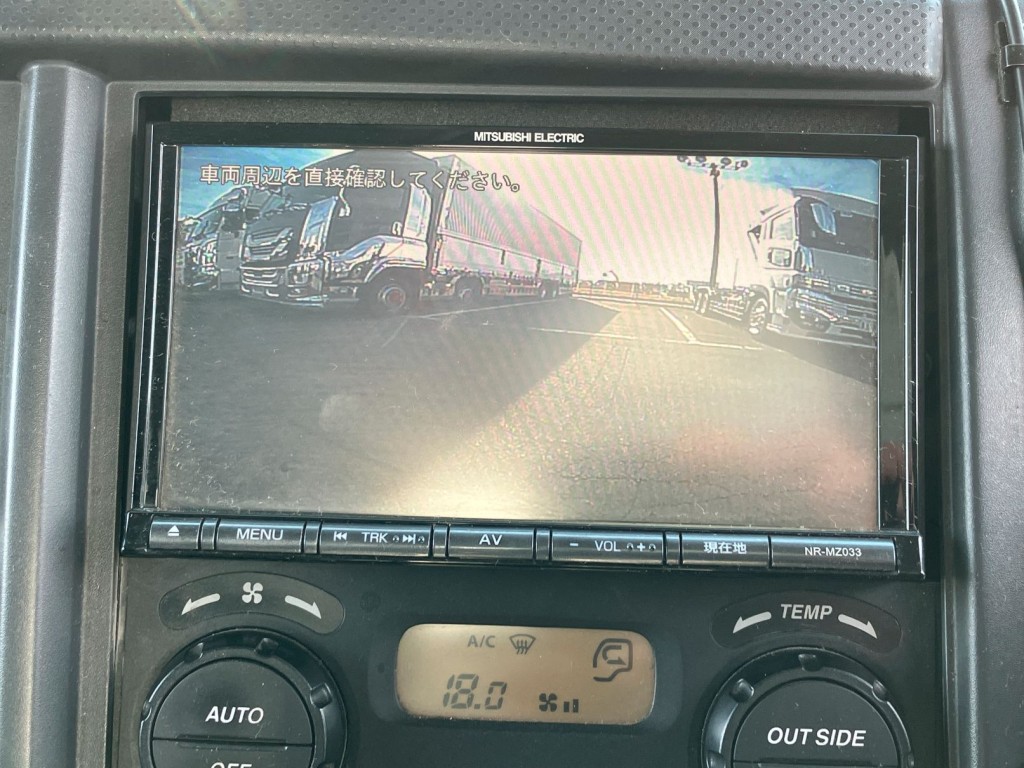 バックモニターはナビと連動です。|いすゞ フォワード 2RG-FRR90S2(2WD)の写真19