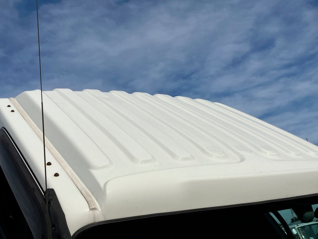 キャブルーフ後部に少し凹みがあります。|いすゞ フォワード 2RG-FRR90S2(2WD)の写真26