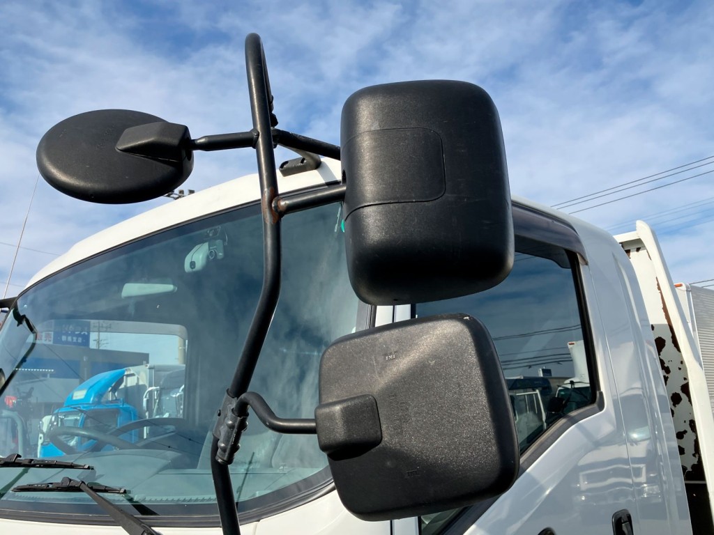 助手席側ミラーカバーに擦れがあります。|いすゞ フォワード 2RG-FRR90S2(2WD)の写真32
