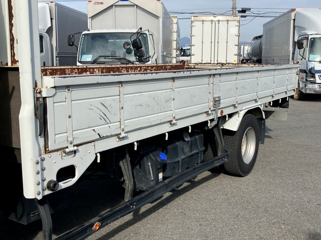 助手席側アオリ前方の状態です。キズ・凹み・サビがあります|いすゞ フォワード 2RG-FRR90S2(2WD)の写真38