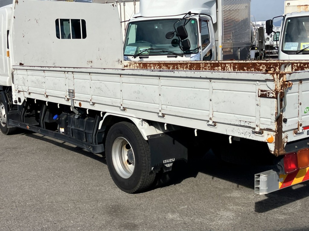 助手席側アオリ後方の状態です。キズ・凹み・サビがあります|いすゞ フォワード 2RG-FRR90S2(2WD)の写真39