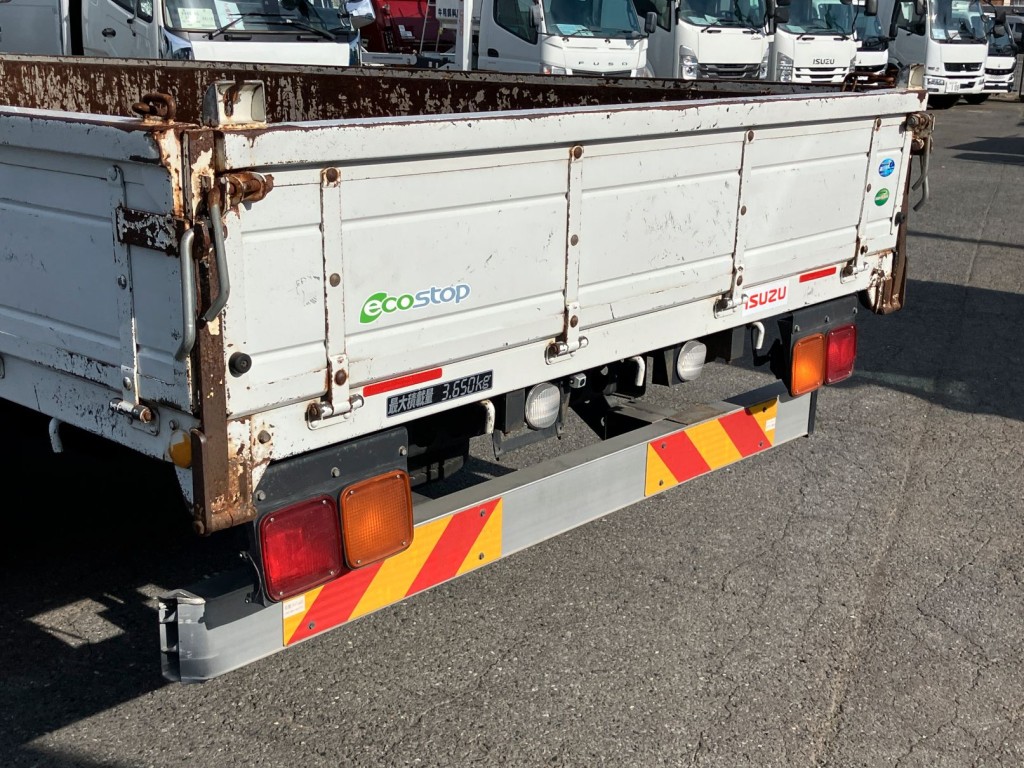 リヤアオリの状態です。キズ・凹み・サビがあります|いすゞ フォワード 2RG-FRR90S2(2WD)の写真49