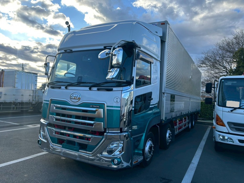 UDトラックス クオン 2PG-CG5CAの写真1